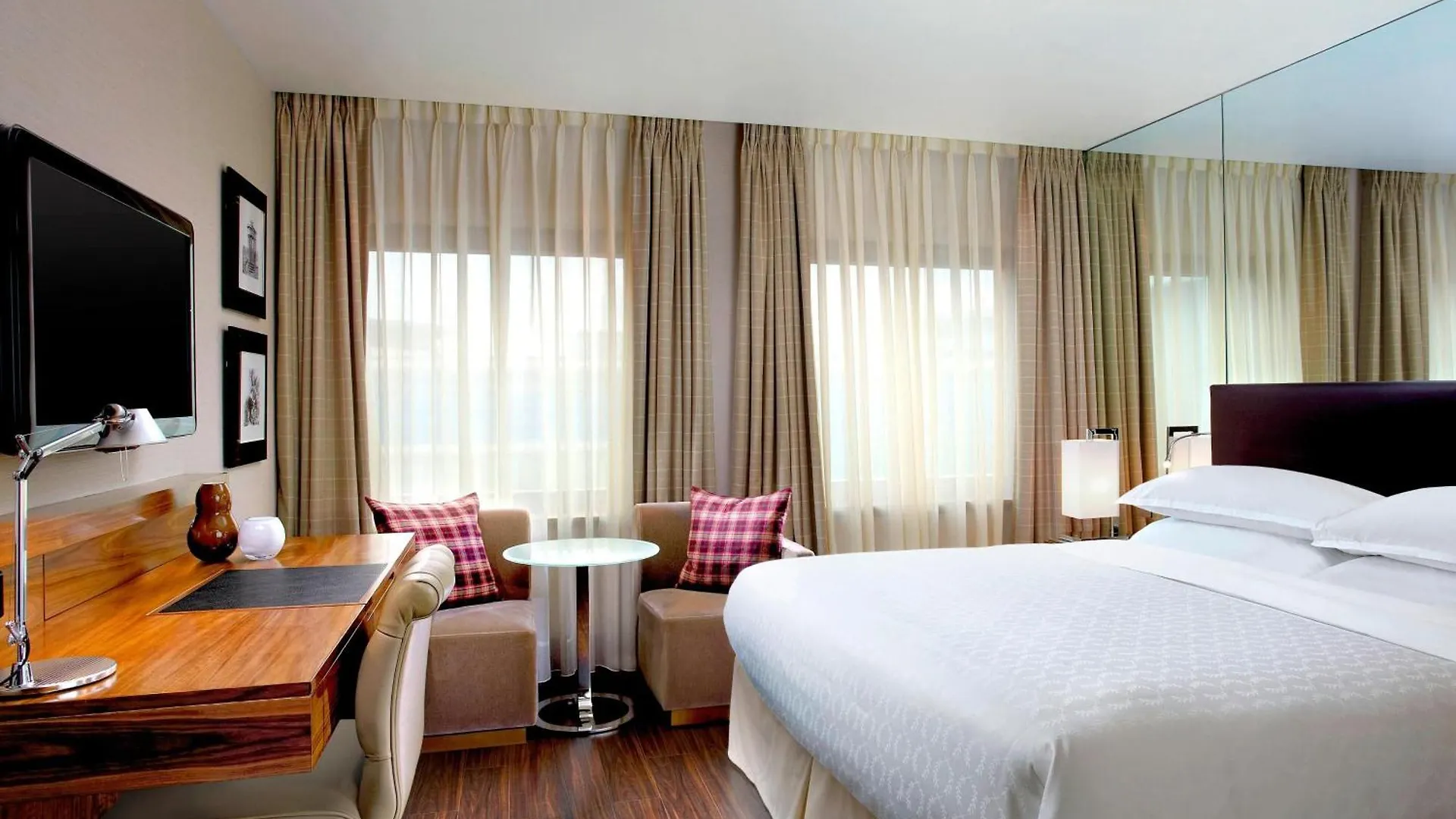 Sheraton Grand Hotel & Spa Edinburg 5*,